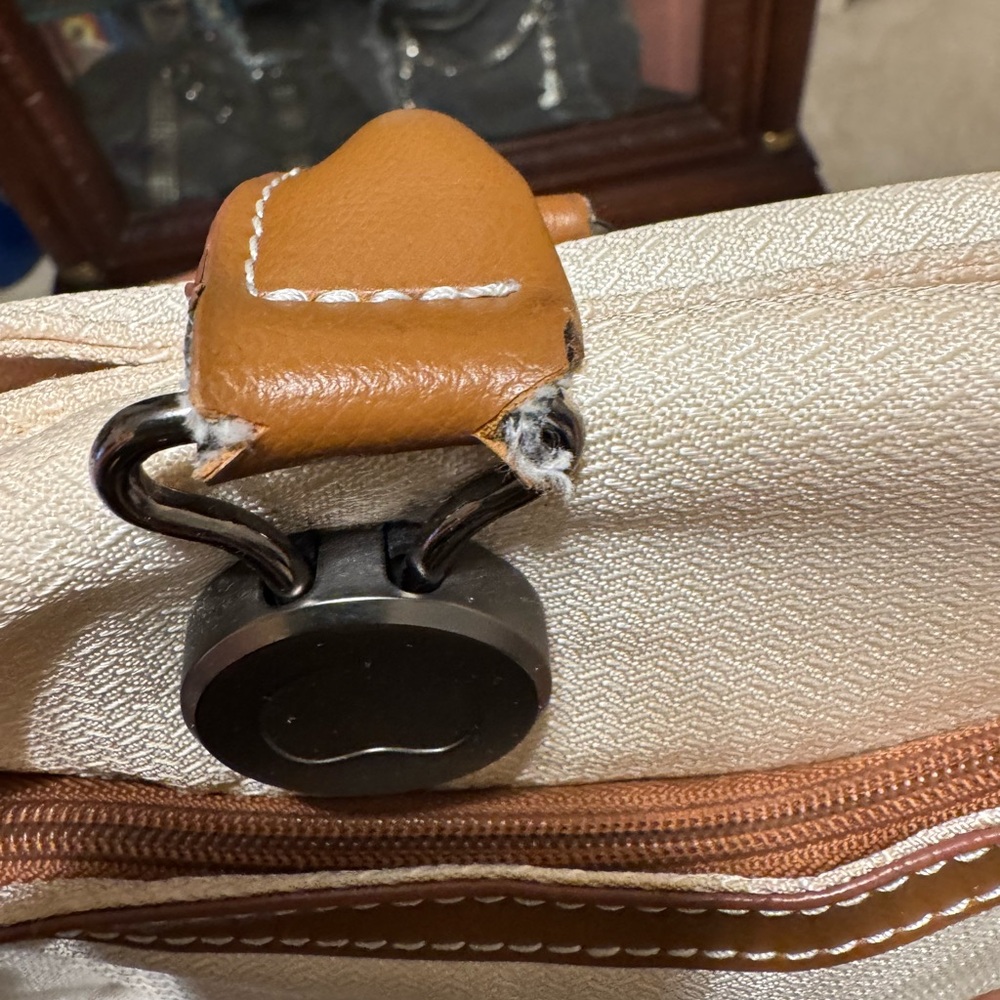 Price for 2-Cream and Brown Backpack Delsey France - Picture 14 of 16